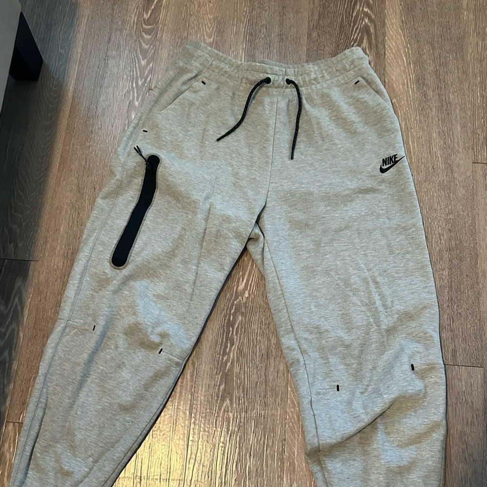 Nike Tech Fleece Set - Picture 10 of 15